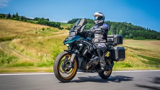 Cómo preparar la moto antes de salir de travesía: porque la aventura empieza mucho antes de girar la llave